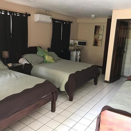 Hotel Mango Mar Jacó Buitenkant foto