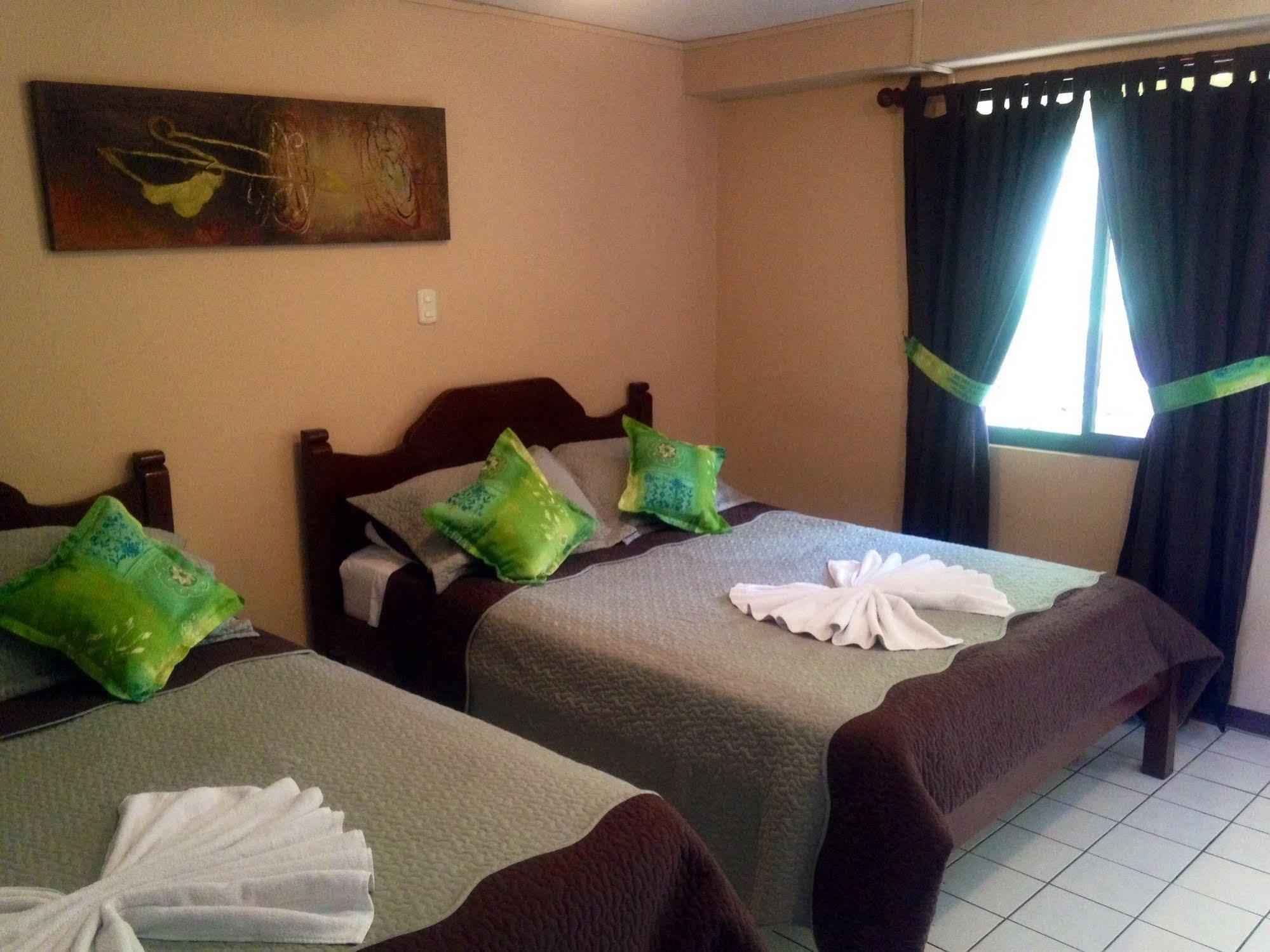 Hotel Mango Mar Jacó Buitenkant foto