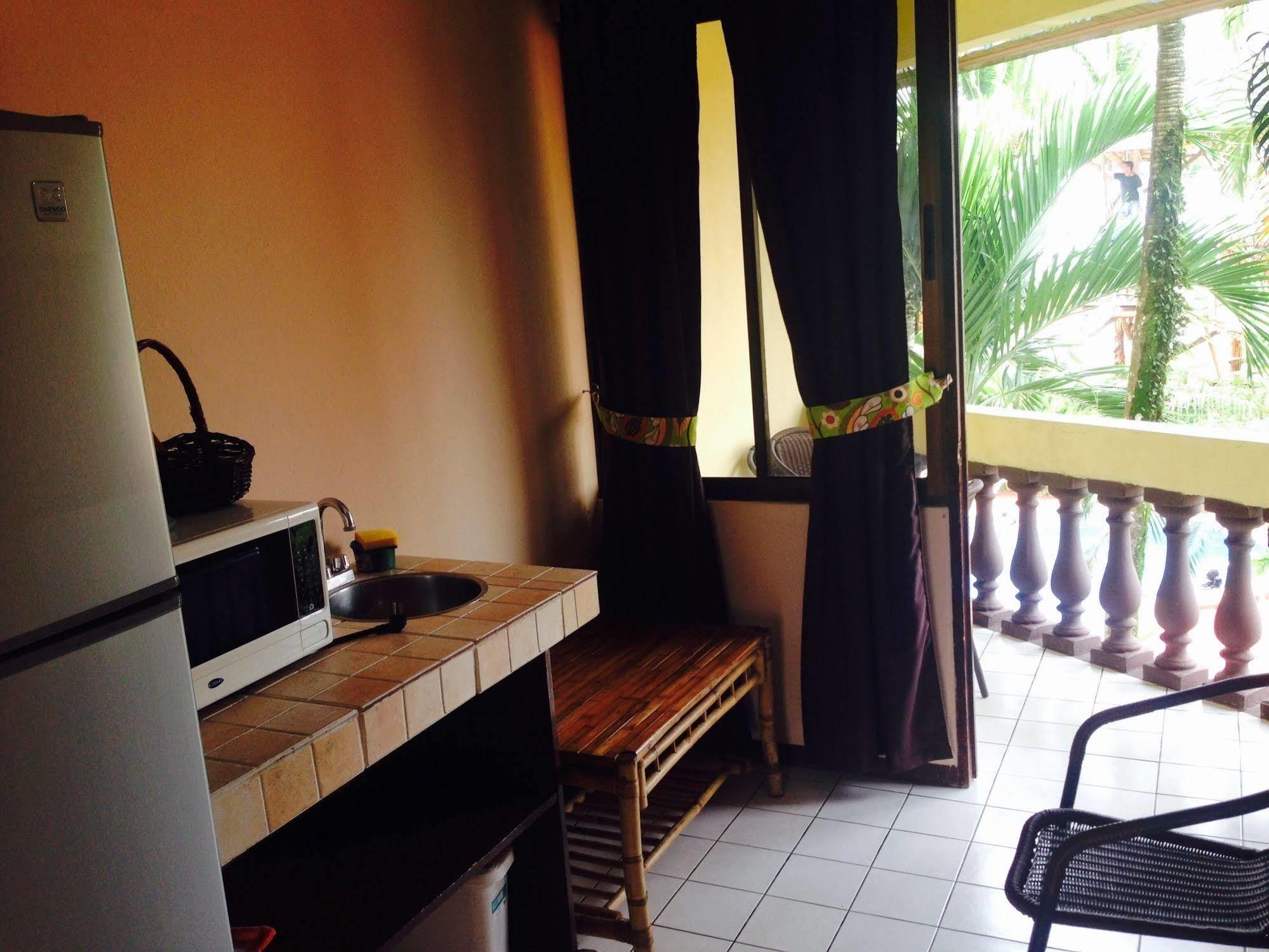 Hotel Mango Mar Jacó Buitenkant foto
