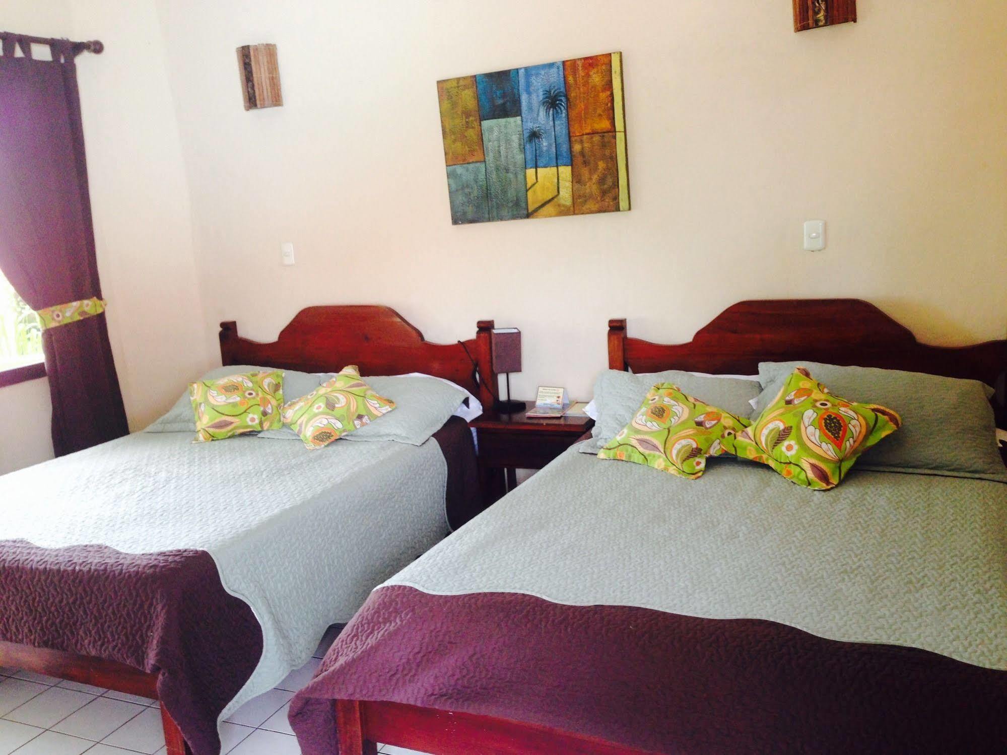 Hotel Mango Mar Jacó Buitenkant foto