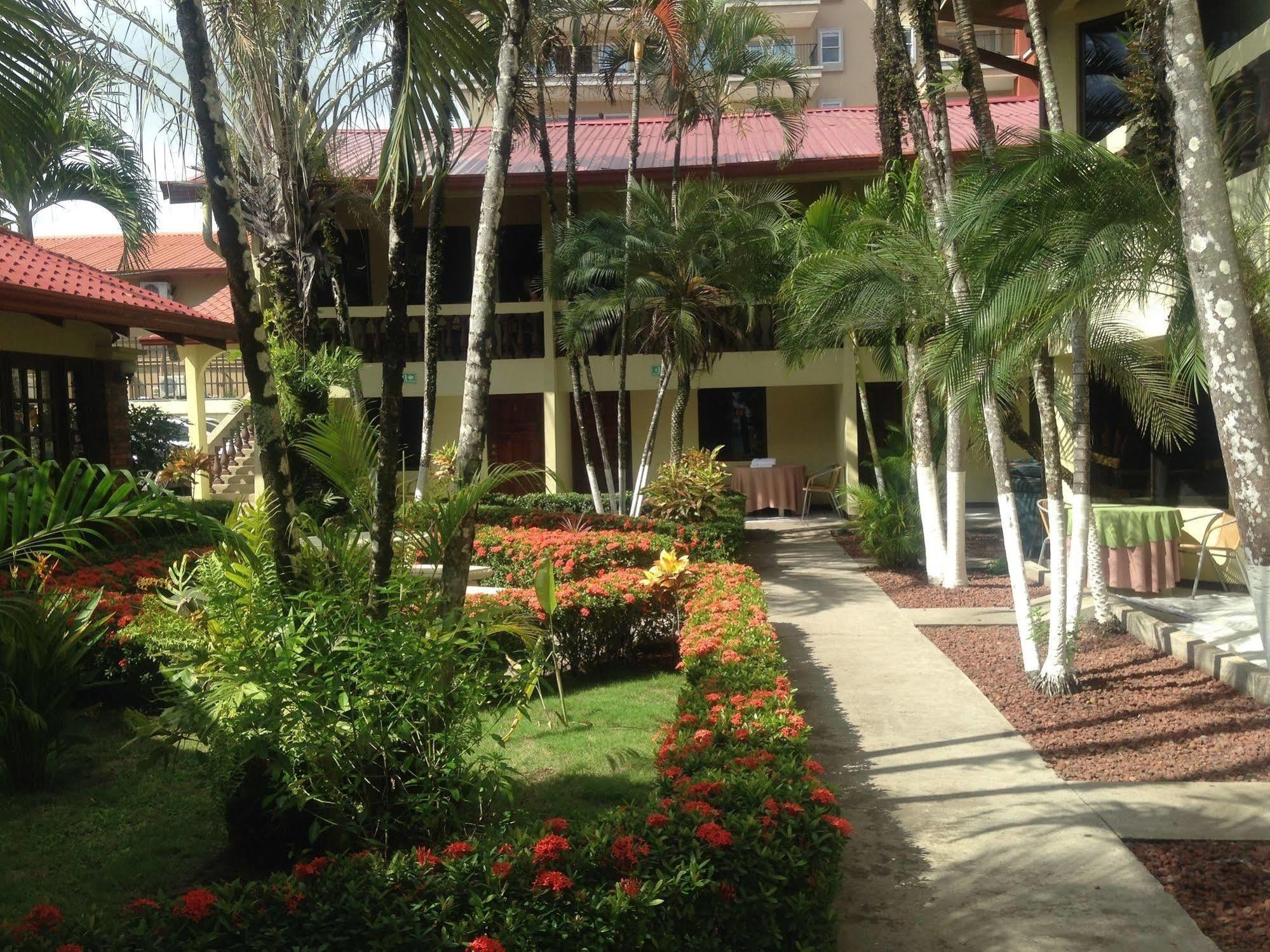 Hotel Mango Mar Jacó Buitenkant foto